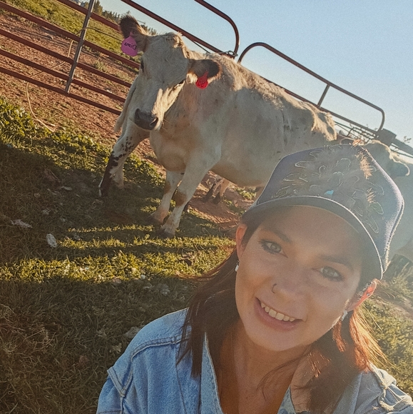 Meet your Posher, Nicholle - Picture 2 of 5